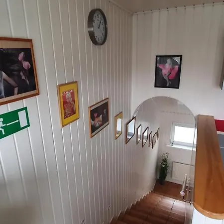 3 ,, Cosy House Studio